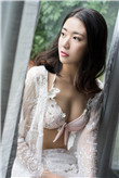 《女生说痛男生越往里寨视频》